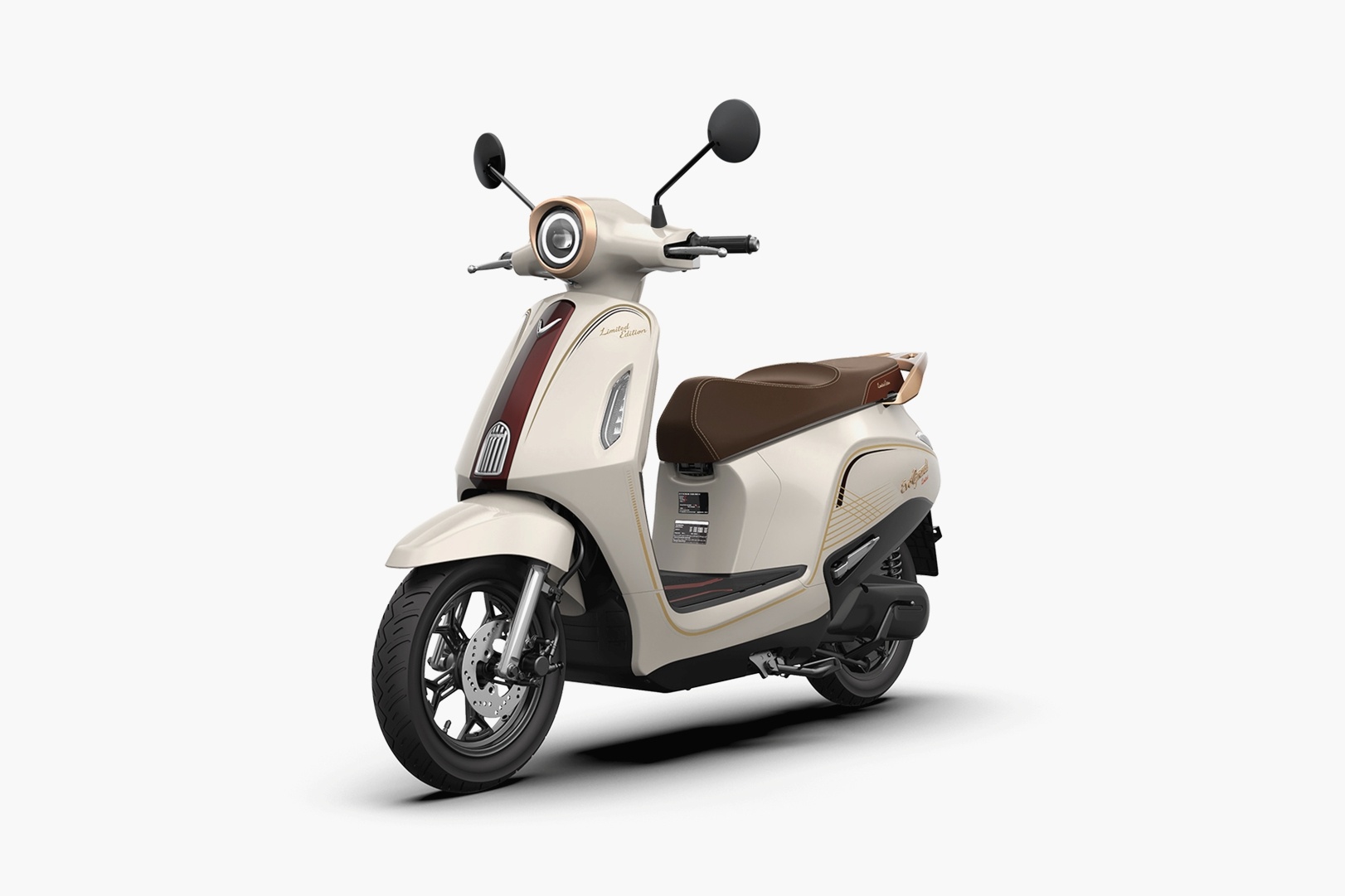 VinFast ra mắt thêm 3 xe máy điện - chạy 262 km, giá từ 22,9 triệu