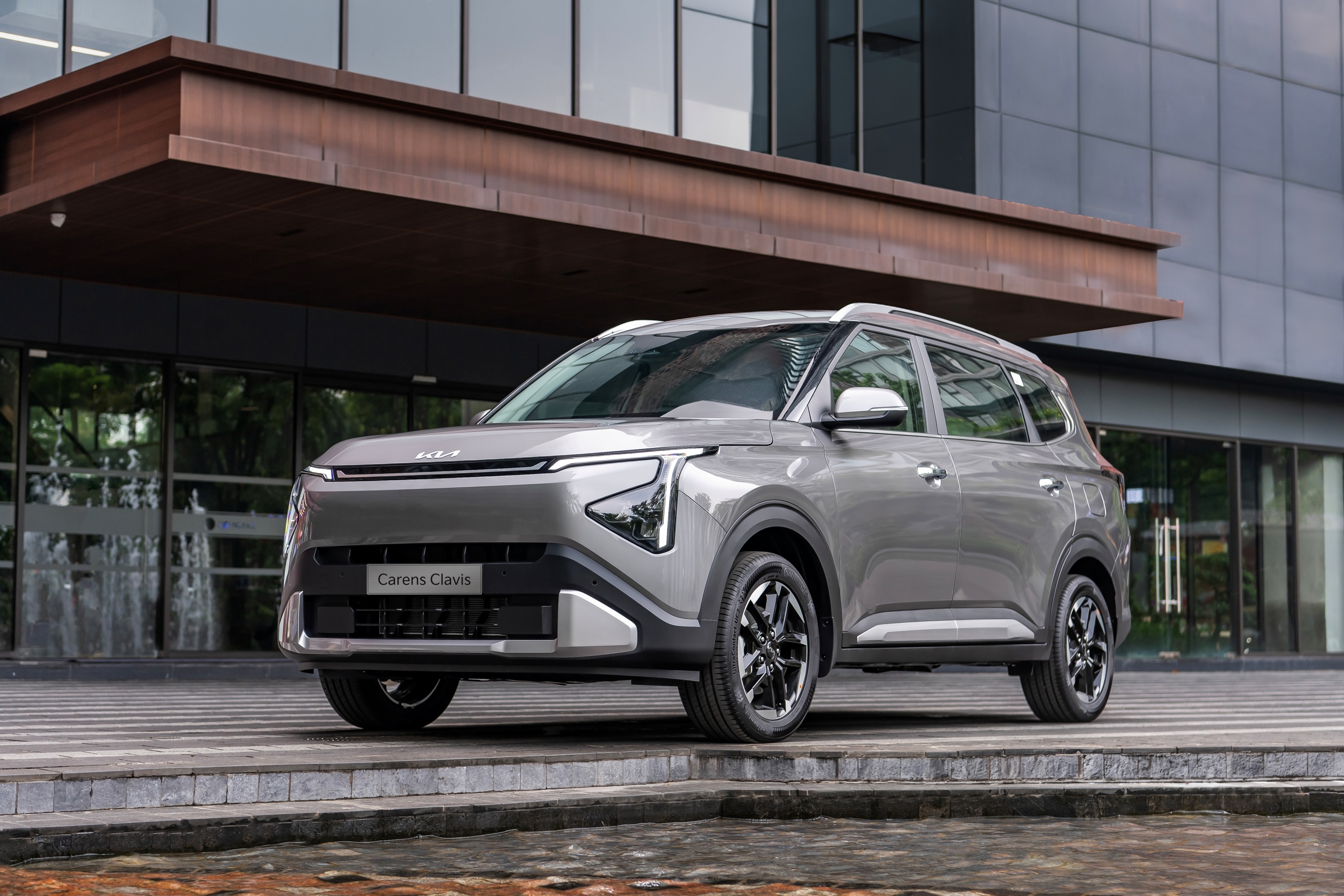 Kia Carens Clavis ra mắt - đổi ngoại hình, thêm ADAS, giá từ 639 triệu