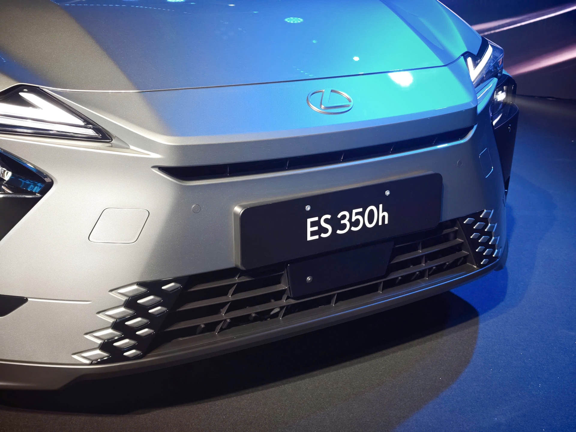 Lexus ES 350h ảnh 9 Lexus ES 350h ảnh 9