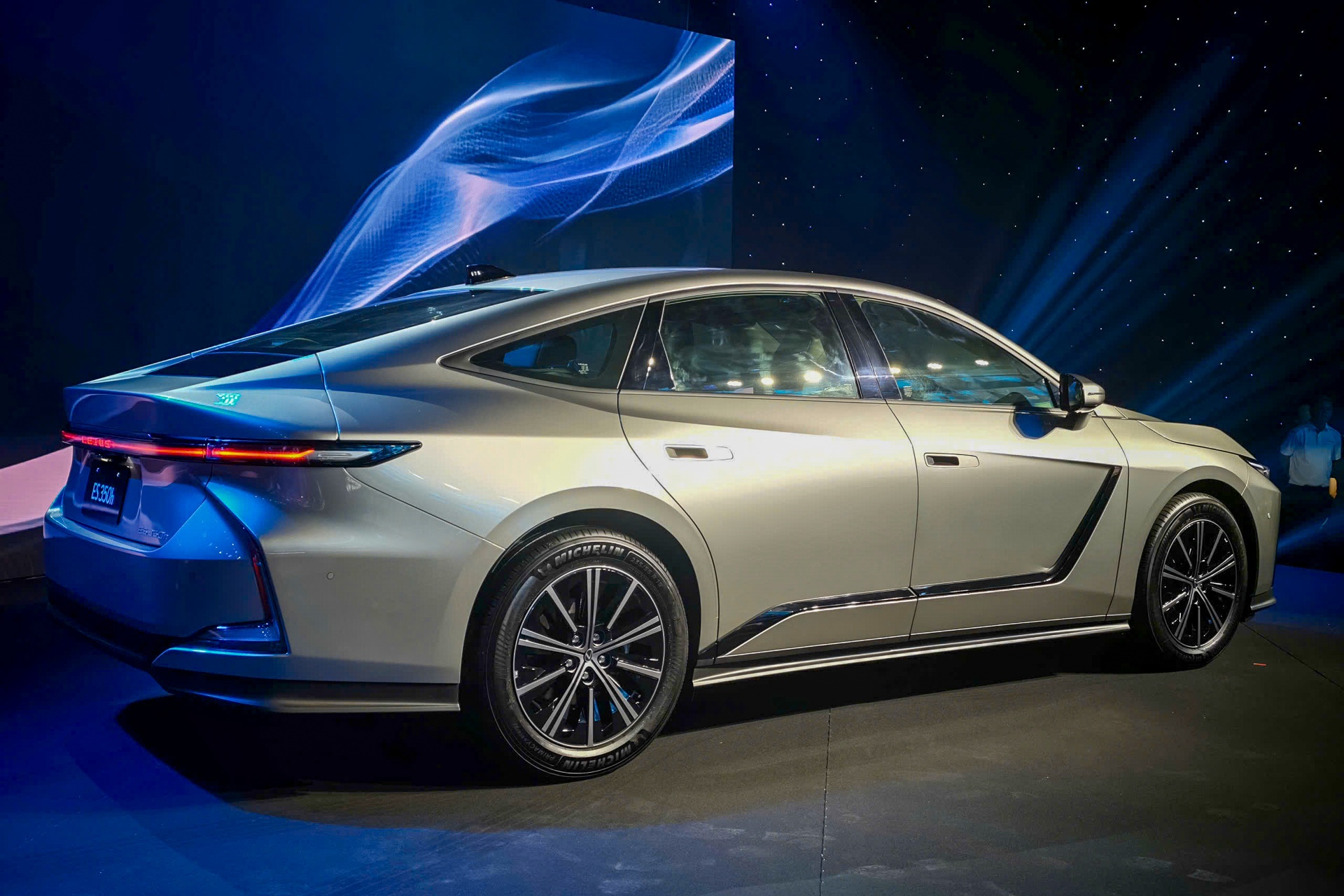 Lexus ES 350h ảnh 10 Lexus ES 350h ảnh 10