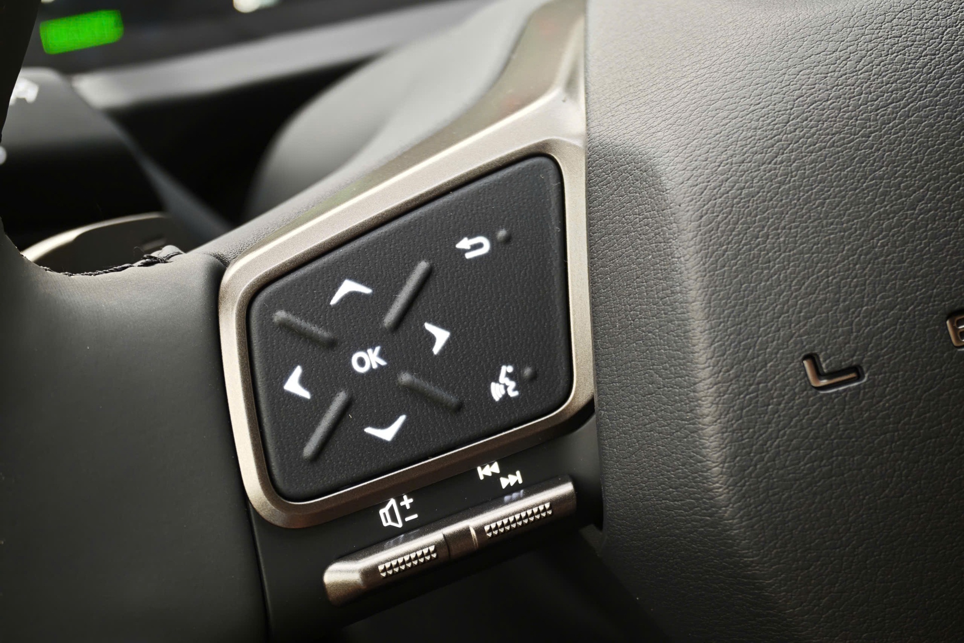 Lexus ES 500e ảnh 16 Lexus ES 500e ảnh 16