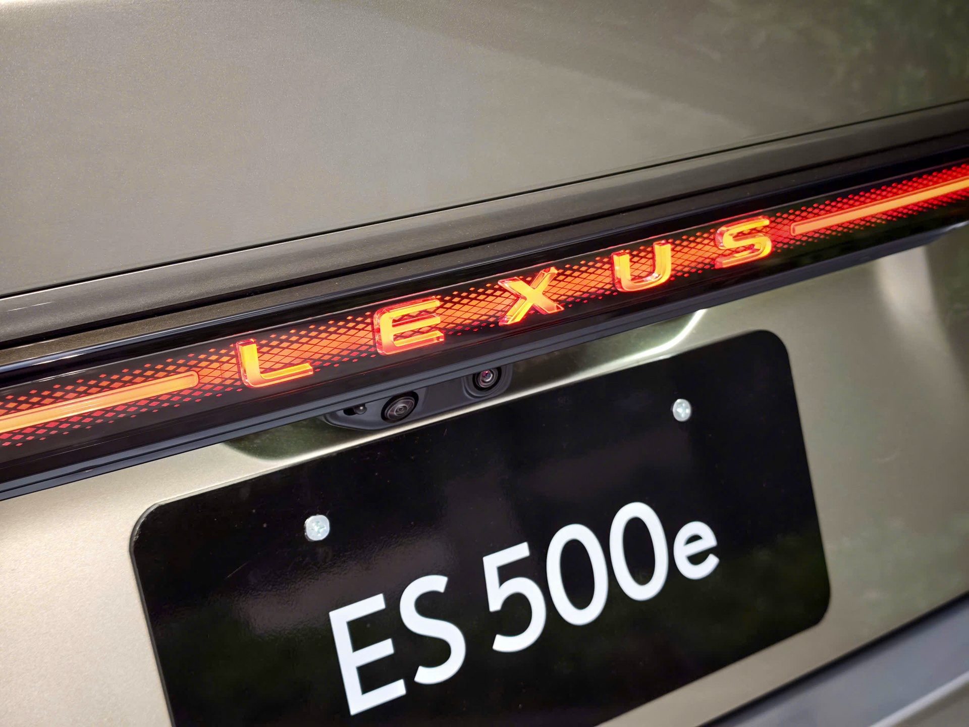 Lexus ES 500e ảnh 8 Lexus ES 500e ảnh 8