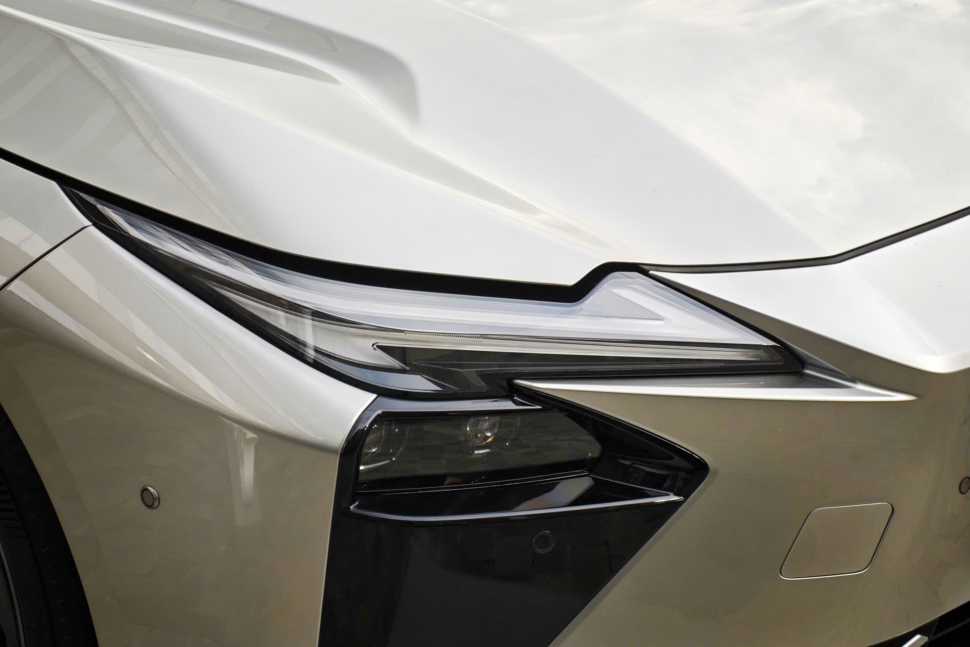 Lexus ES 500e ảnh 4 Lexus ES 500e ảnh 4