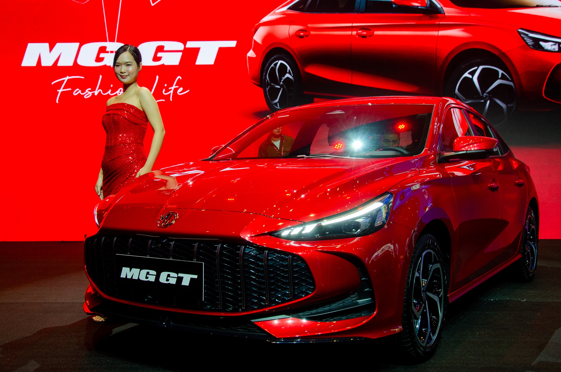 Chi tiết MG GT - sedan dáng coupe cỡ C giá từ 512 triệu đồng