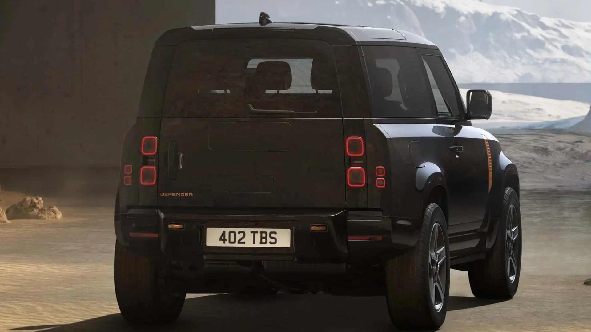 Khách mua xe Defender có thể chi tiền để tháo bánh dự phòng