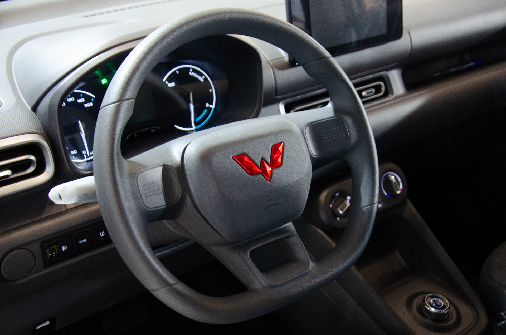 MPV thuần điện ảnh 6