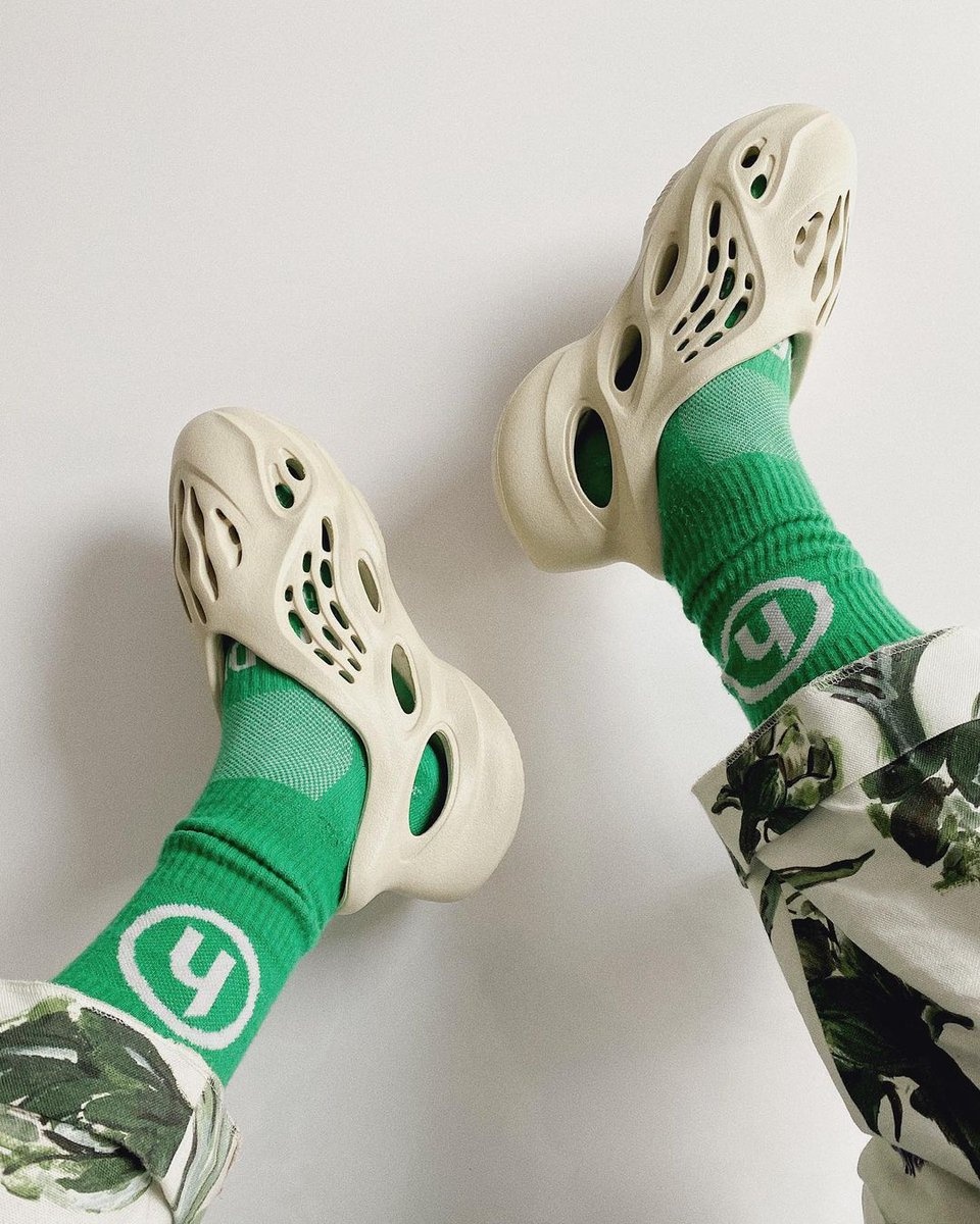 giay yeezy moi nhat anh 4