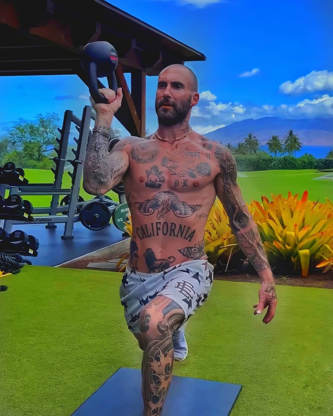 che do tap luyen cua adam levine anh 1