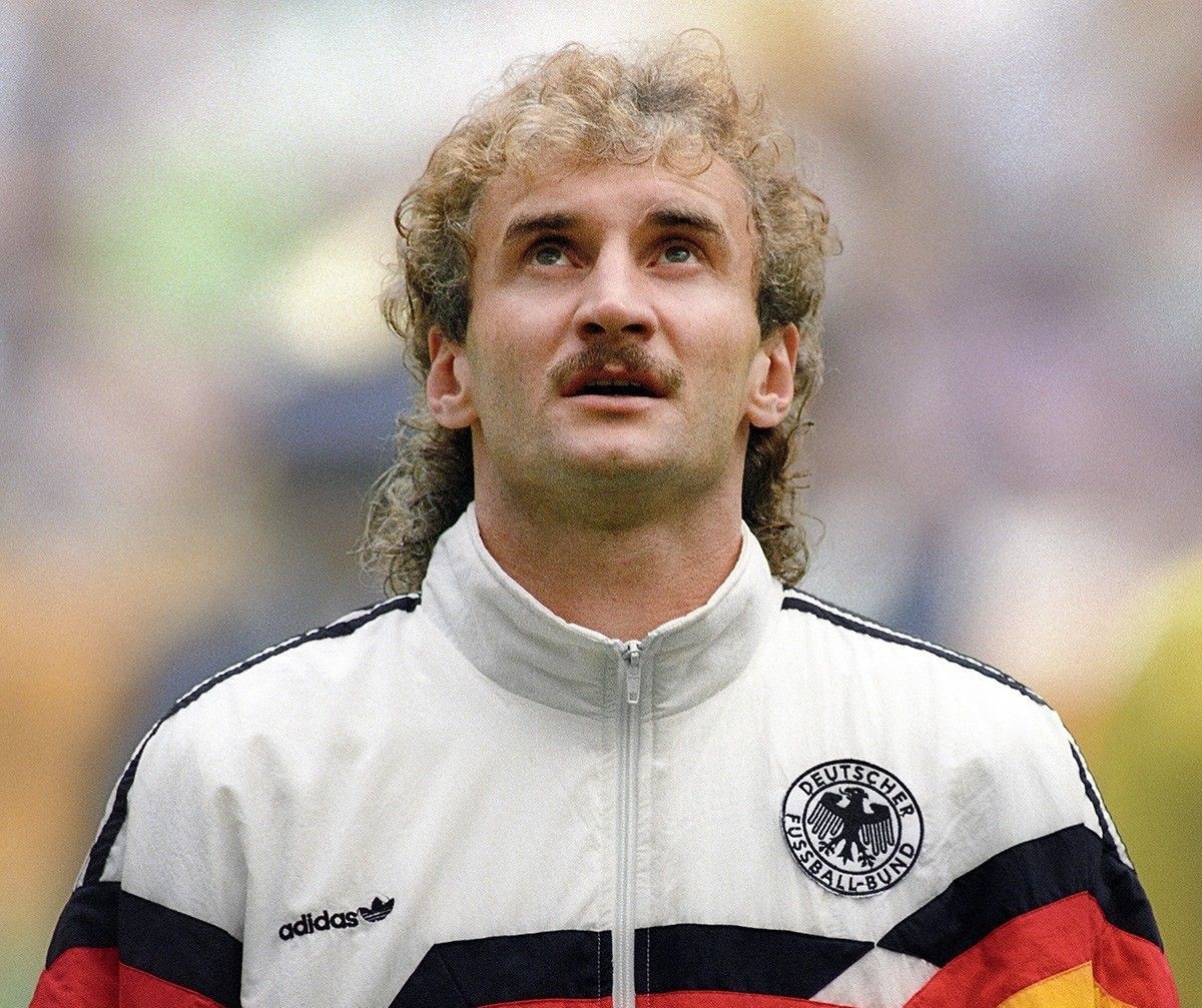 kieu toc cua cau thu bong da anh 8