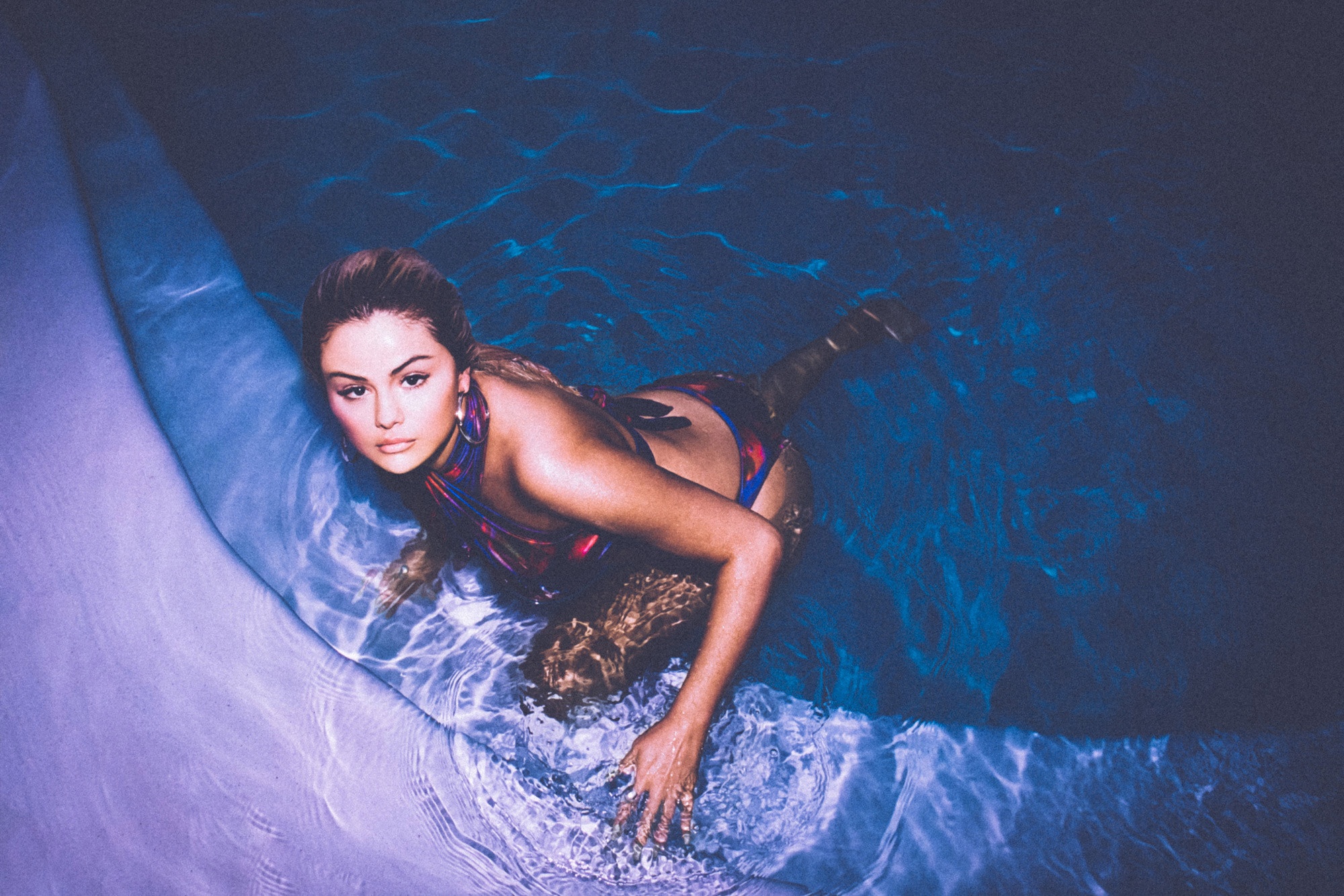 selena gomez thiet ke bikini anh 3