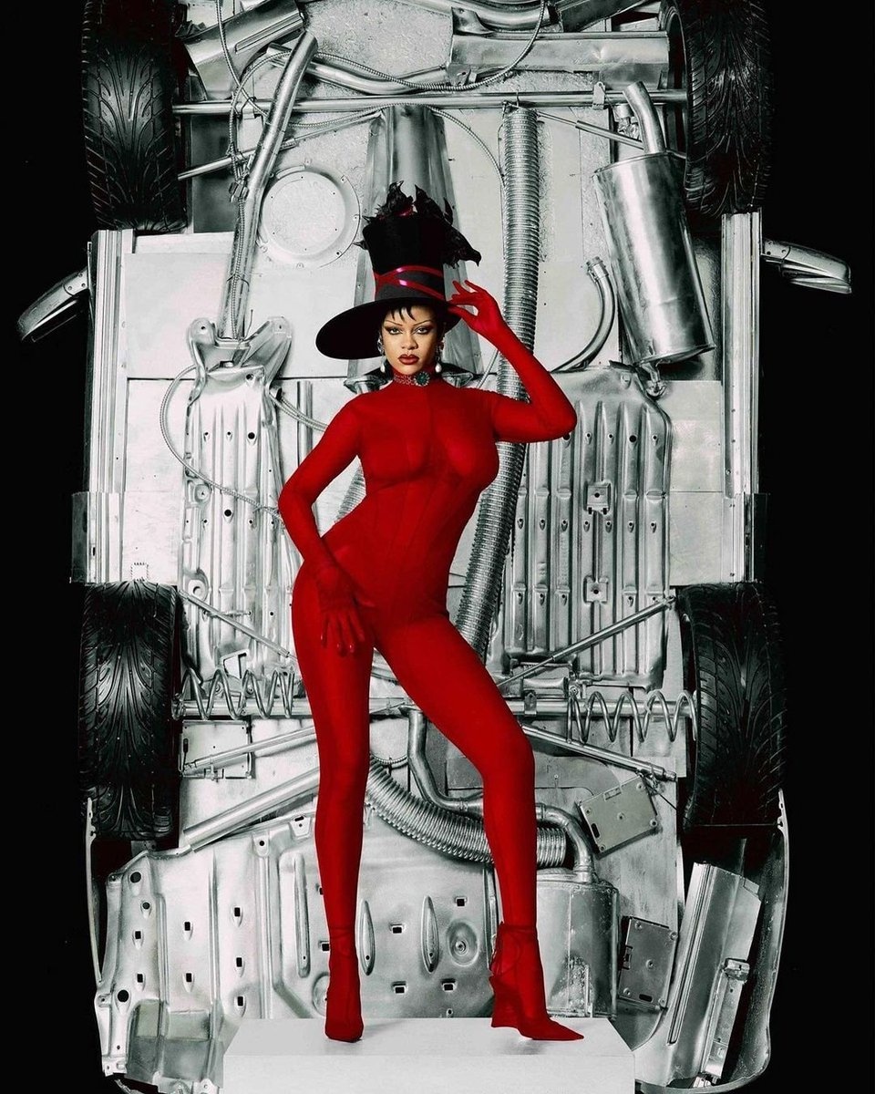 rihanna khoa than tren tap chi anh 6