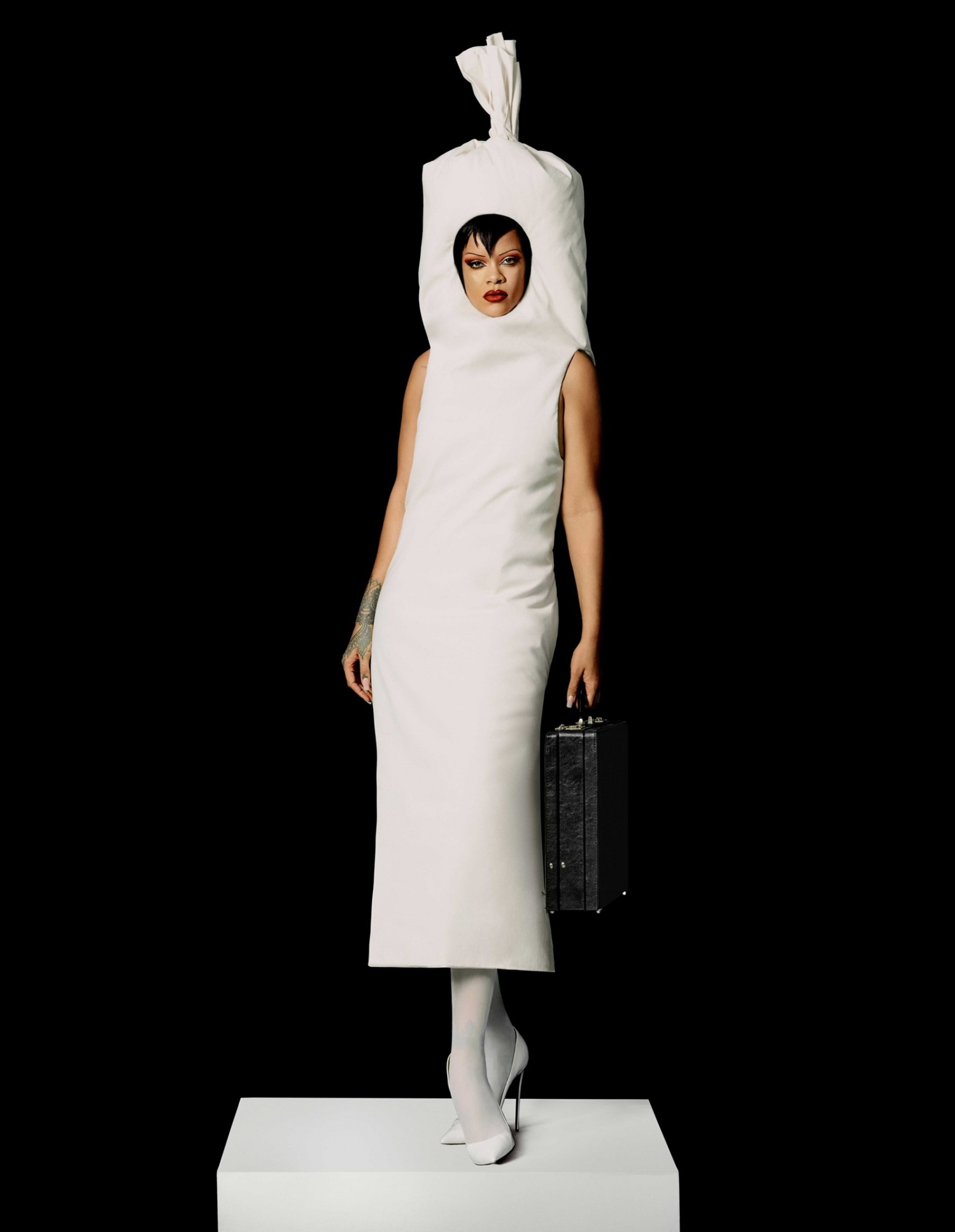 rihanna khoa than tren tap chi anh 10