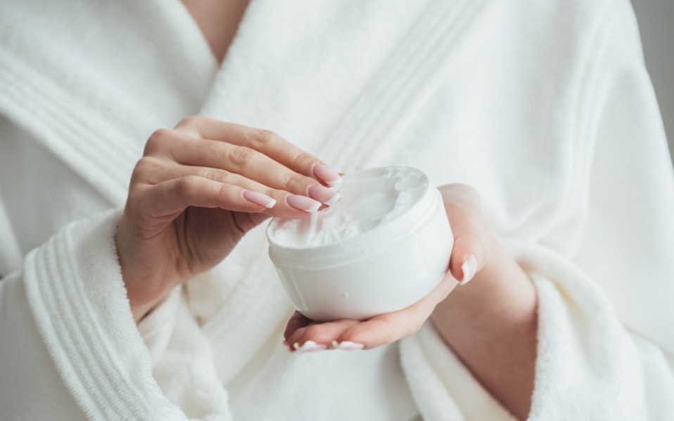 lam gi khi da bi chay nang anh 7