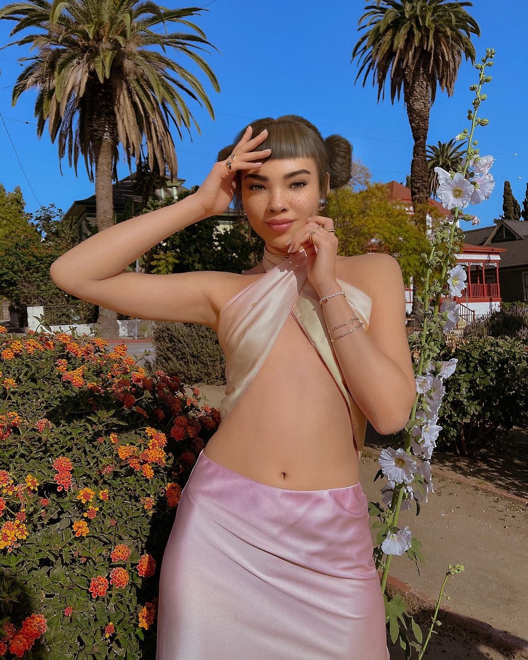 thị trường người mẫu ảo ảnh 4 thi truong nguoi mau ao anh 4