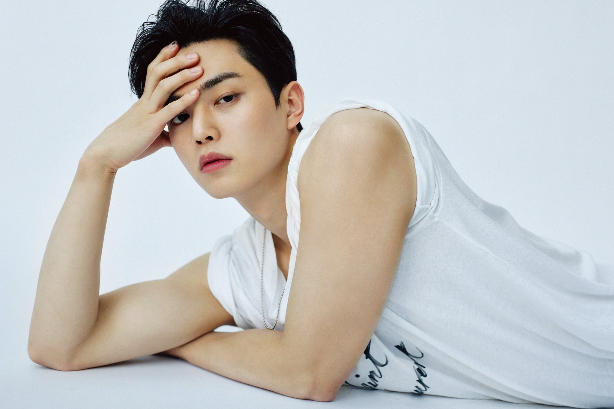 Thoi trang cua Song Kang hinh anh