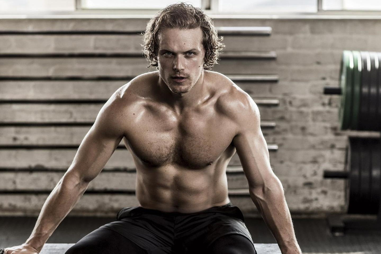 Bai tap 1.000 lan/ngay cua sao nam co bap hinh anh