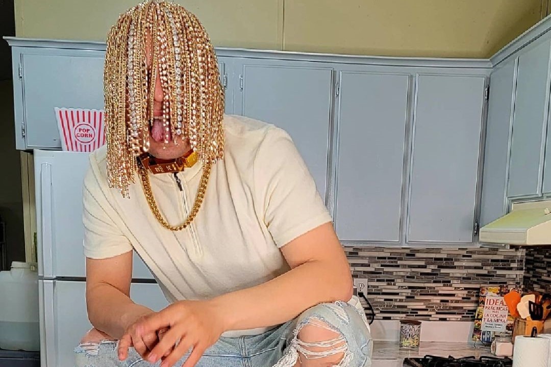 Nam rapper cay day chuyen vang vao da dau hinh anh