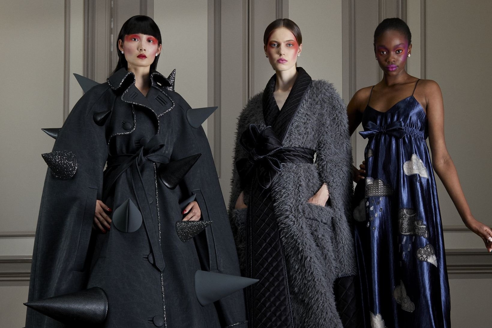 Phong cach phan thoi trang troi day sau dai dich hinh anh