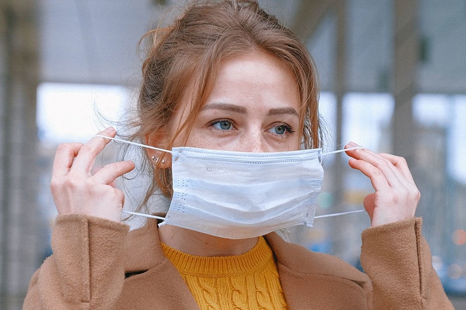 Nghien cuu cho thay deo khau trang y te trong hap dan hon hinh anh