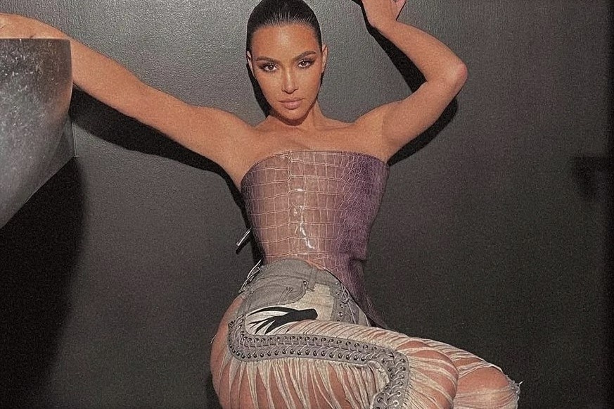 Thoi trang rach nat gay nguy hai cho moi truong hinh anh