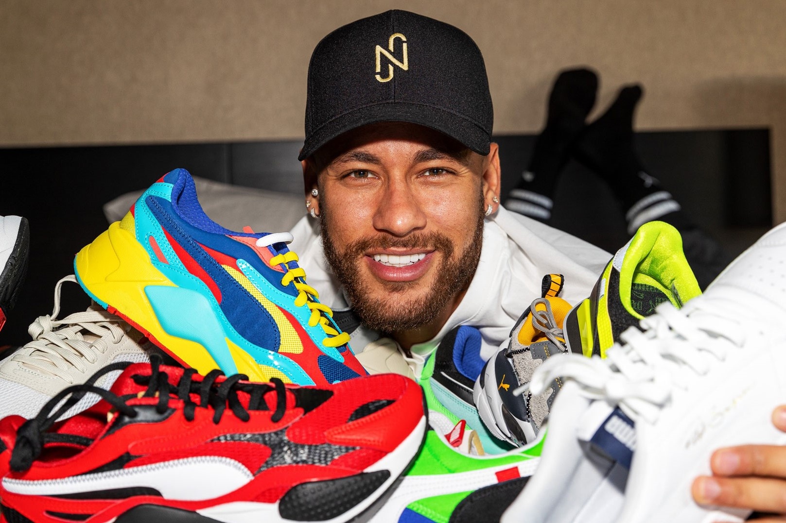 Niem dam me giay sneakers cua Neymar hinh anh