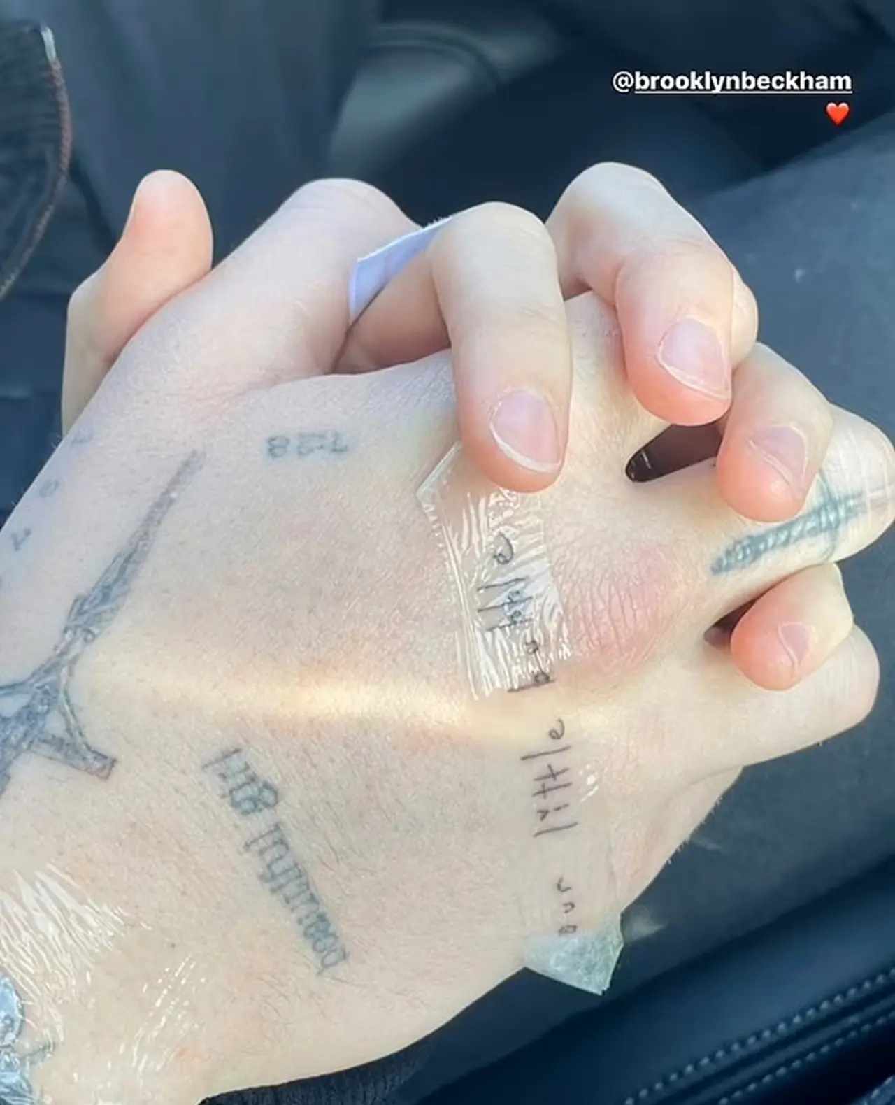 Brooklyn Beckham xăm lời thề với vợ ảnh 4 Brooklyn Beckham xam loi the voi vo anh 4