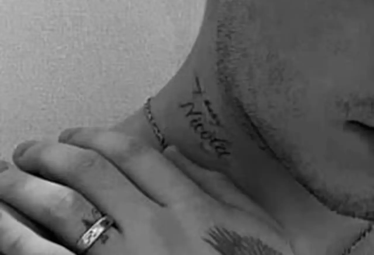 Brooklyn Beckham xăm lời thề với vợ ảnh 5 Brooklyn Beckham xam loi the voi vo anh 5