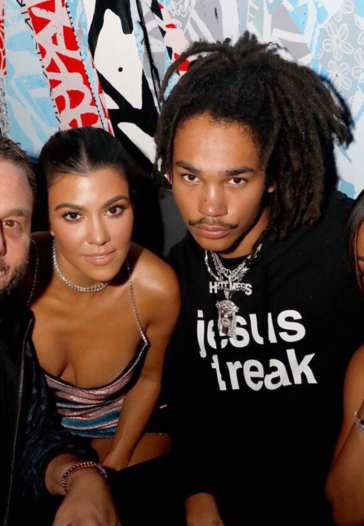 Kourtney Kardashian ket hon anh 8