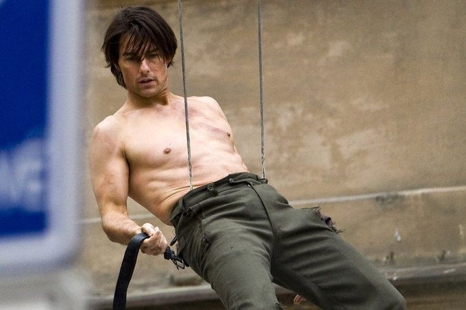 Than hinh san chac tuoi 60 cua Tom Cruise hinh anh