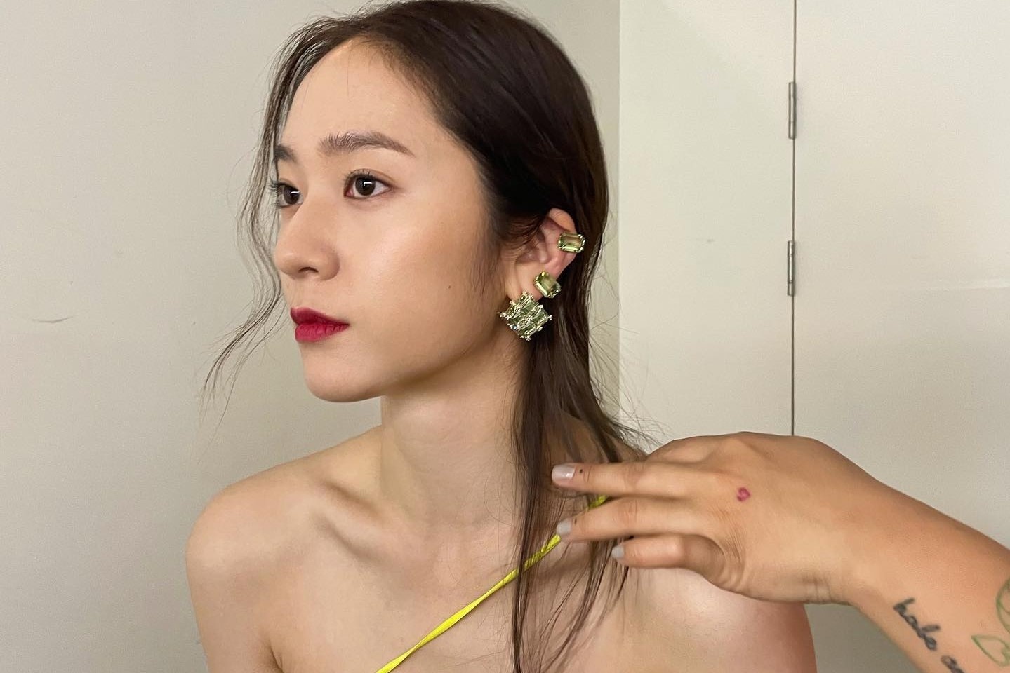 Krystal duong da the nao? hinh anh