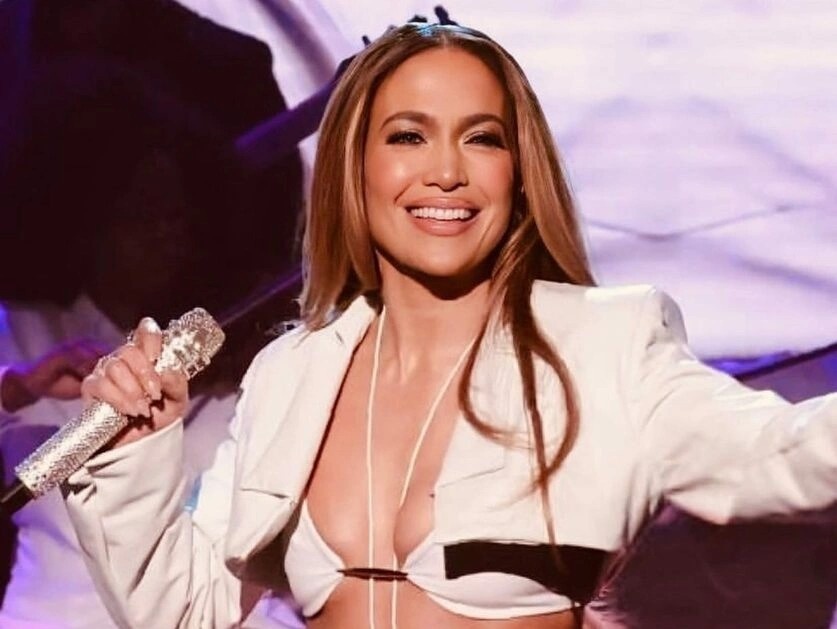 Mot vay ao dan day duoc nhieu sao Hollywood lang xe hinh anh