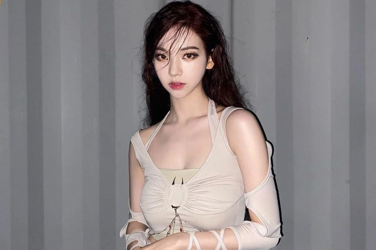 Nu ca si co ty le co the vuot troi hinh anh