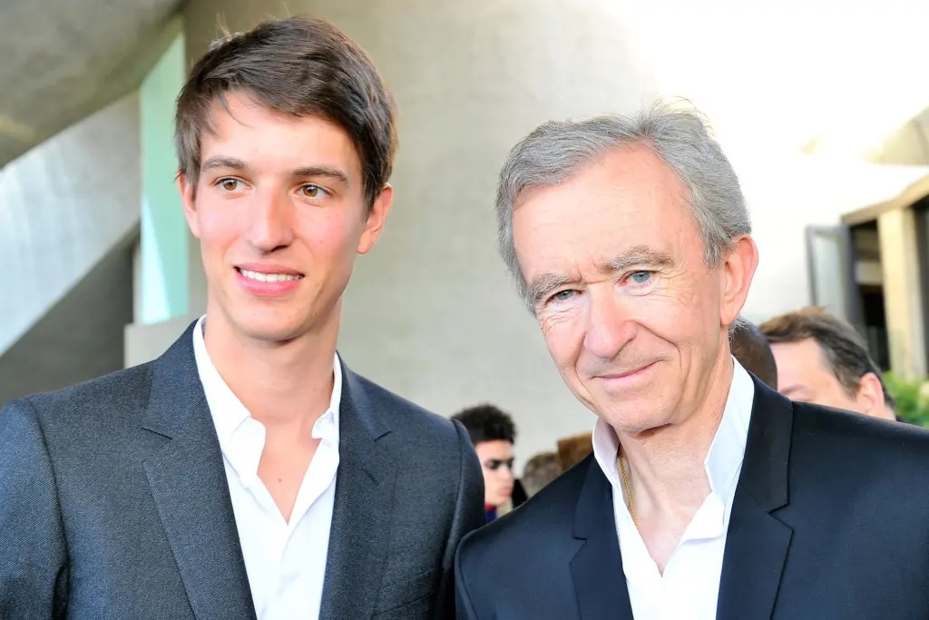 ty phu thoi trang anh 1