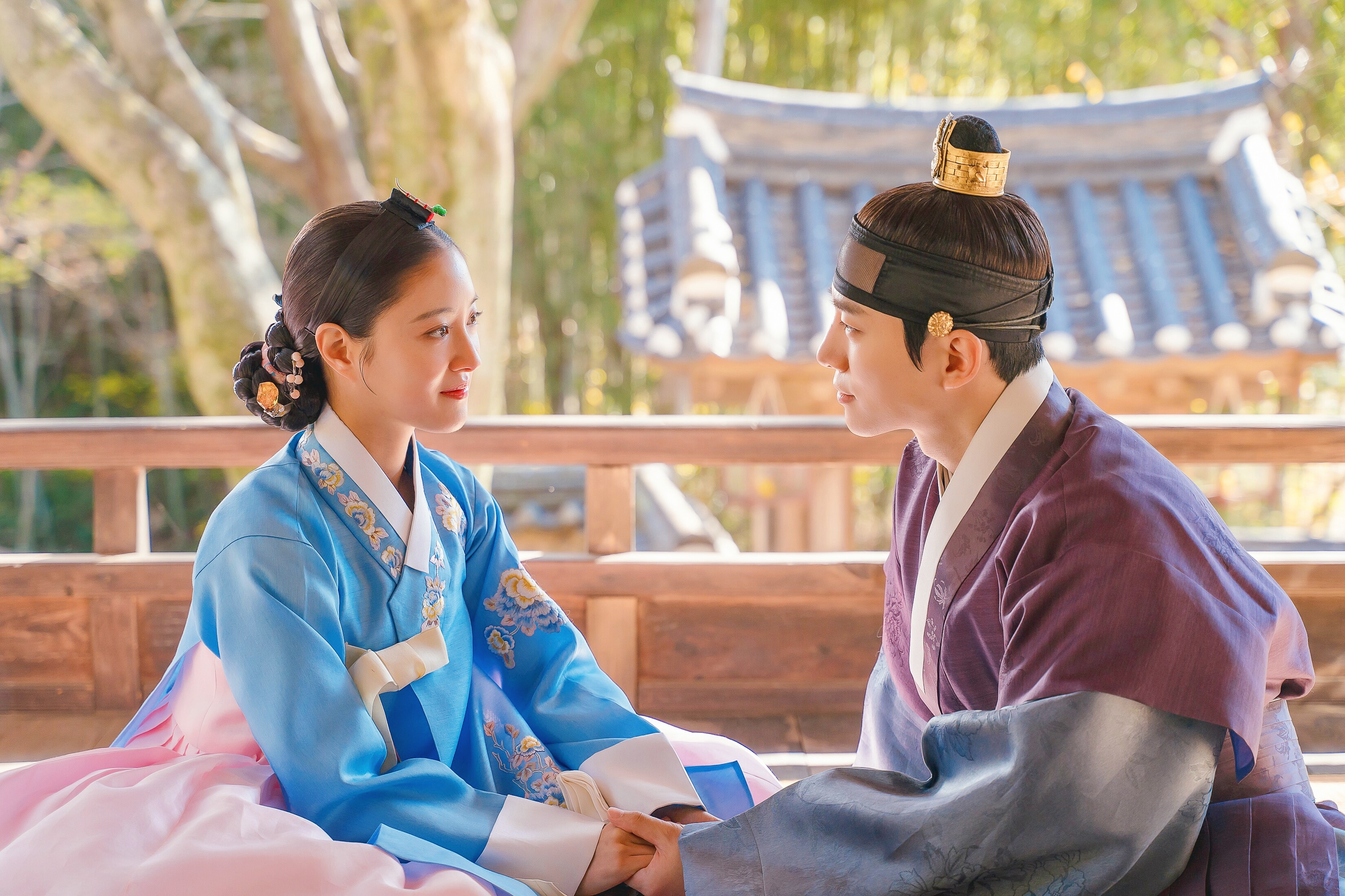 Junho duoc tra 100 trieu won anh 1