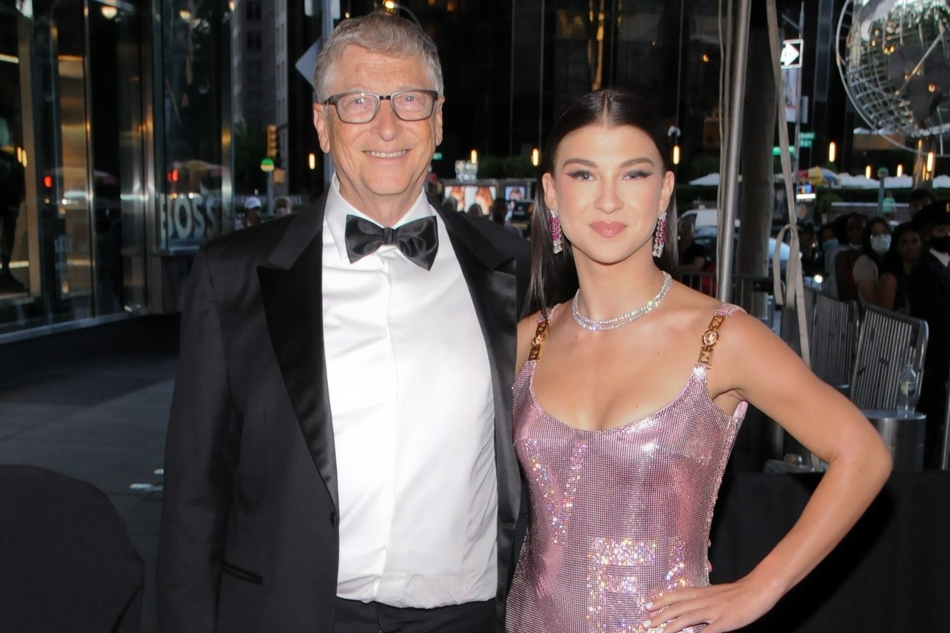 Con gai ut cua Bill Gates yeu thoi trang xa xi hinh anh