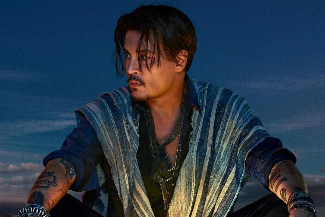 Nuoc hoa duoc Johnny Depp quang cao gay tranh cai hinh anh