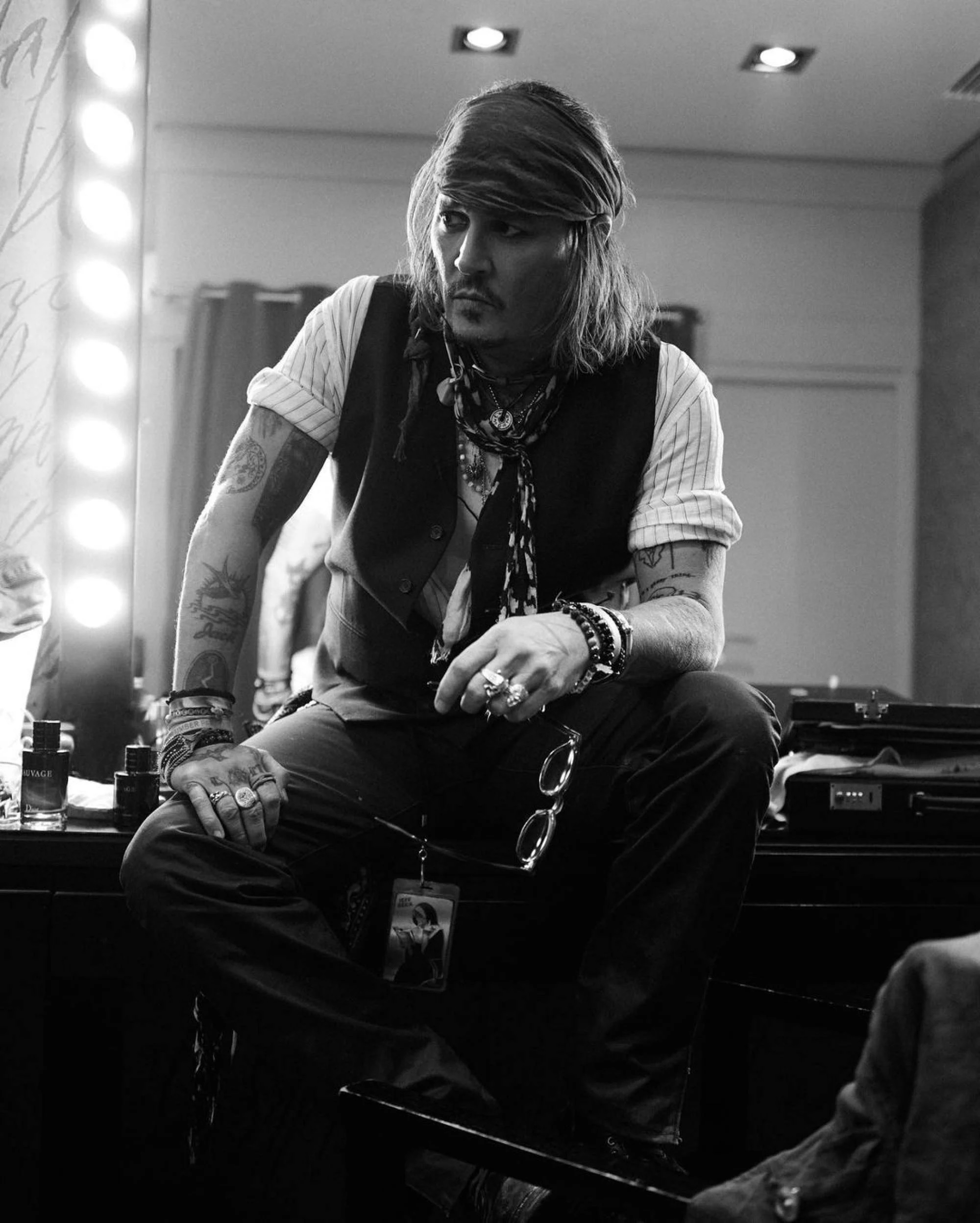 Johnny Depp quang cao Dior anh 4