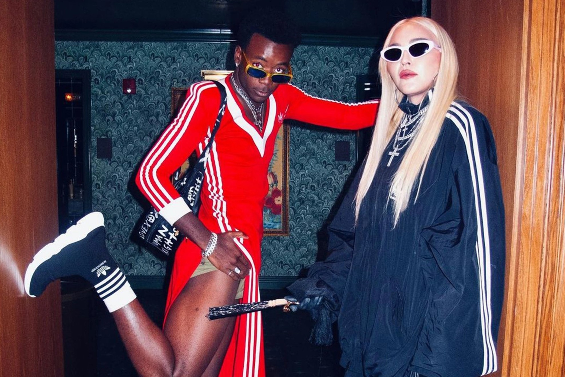 Con trai Madonna ua mac vay hinh anh