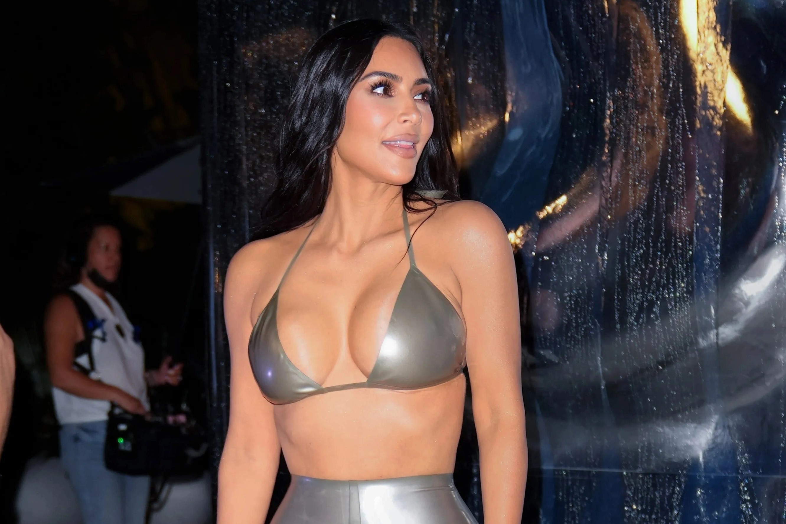 Hau dai dich, ao lot co gong da tro lai hinh anh