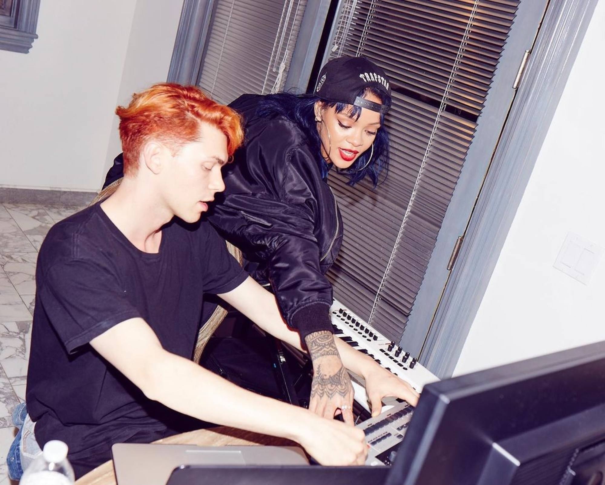 Rihanna tro lai anh 2