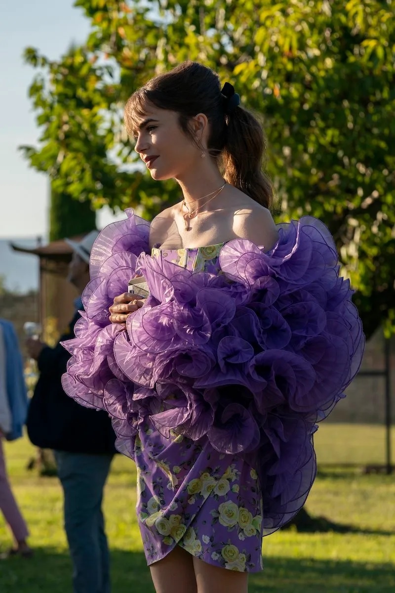 thoi trang Emily in Paris anh 11