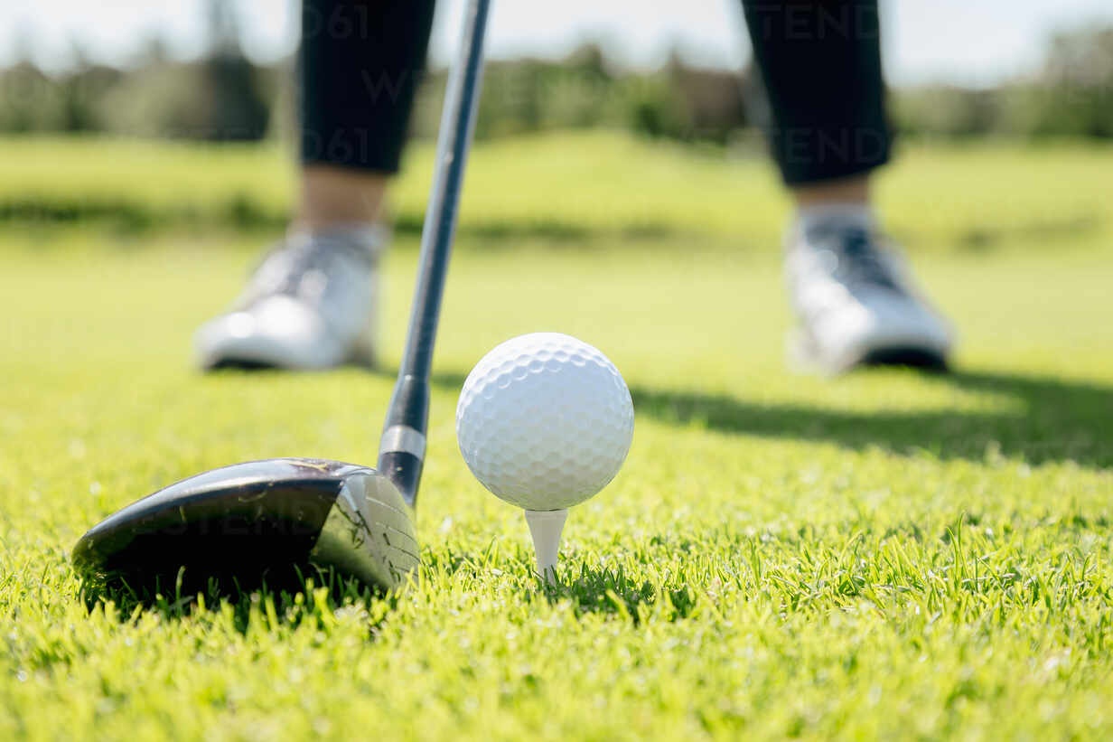 Choi golf tot cho suc khoe hon di bo hinh anh