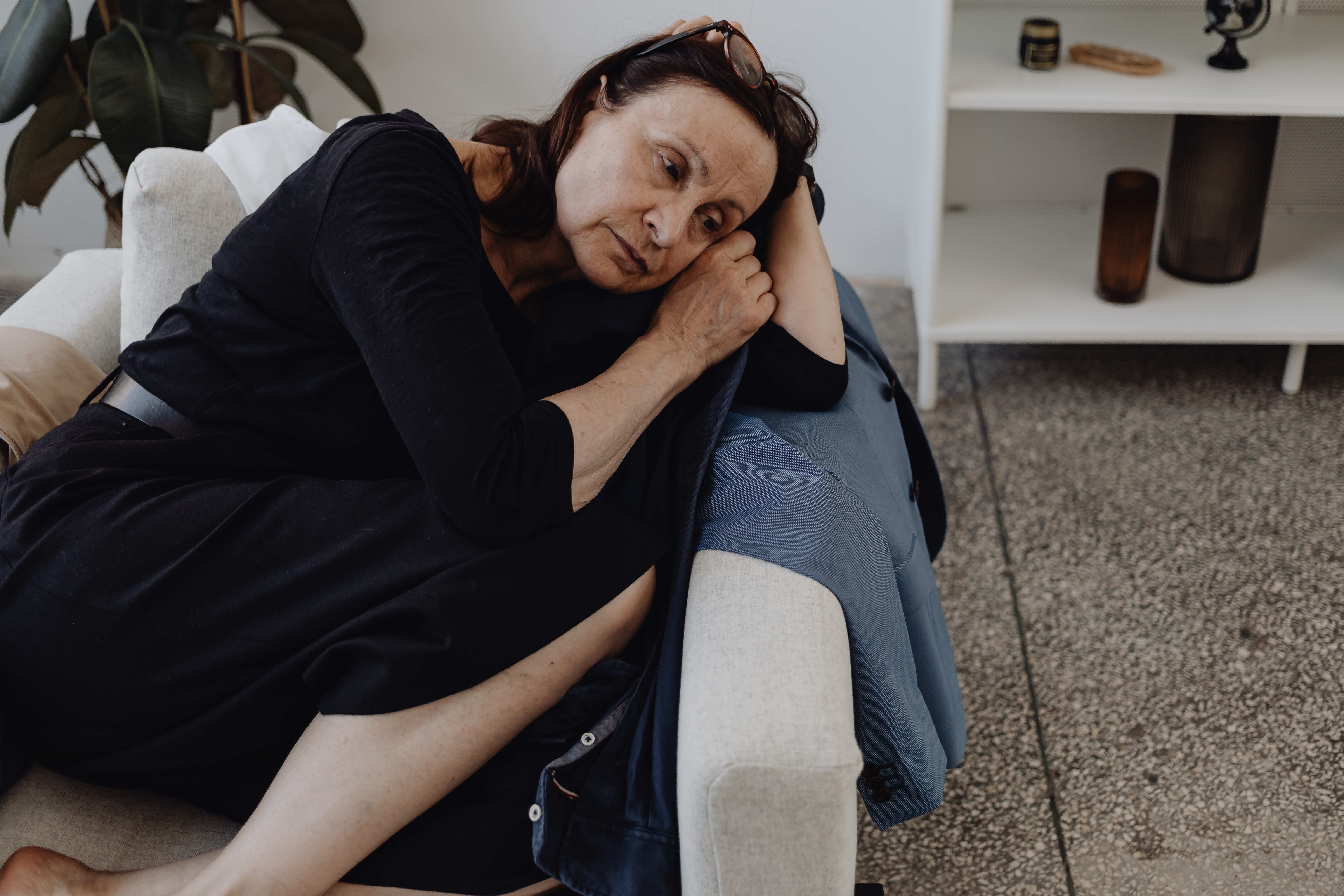 My tut hau so voi hau het quoc gia ve tuoi tho hinh anh