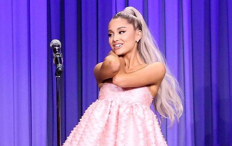 Ariana Grande hat 'God's plan' theo phong cach diva hinh anh