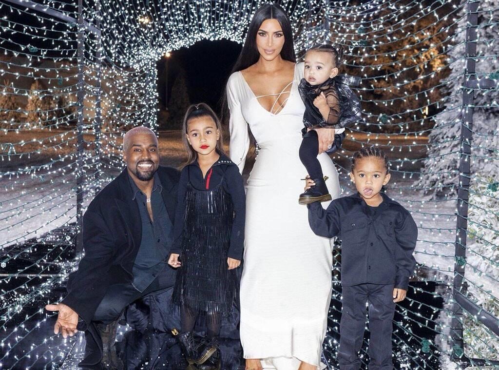 Gia đình nhà Kardashian diện đồ bơi sành điệu ảnh 3 Gia dinh nha Kardashian dien do boi sanh dieu anh 3