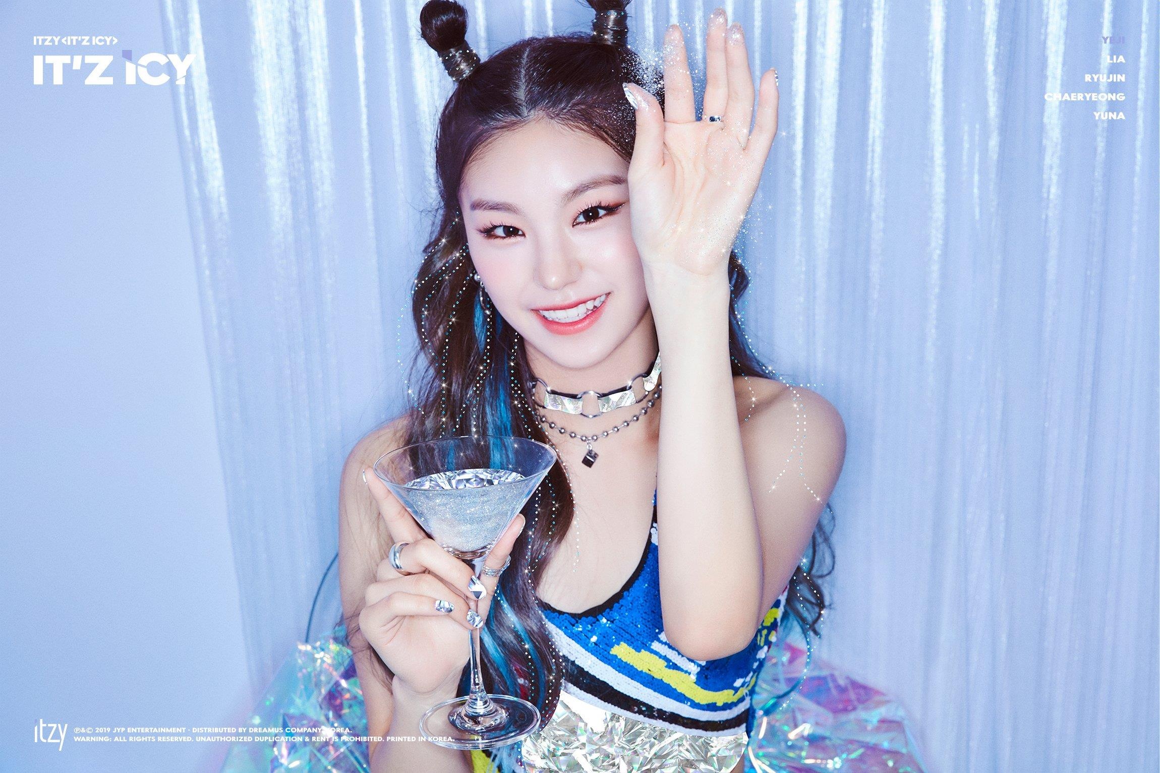 yeji nổi tiếng hơn jennie black pink nhờ make up ảnh 2 yeji noi tieng hon jennie black pink nho make up anh 2