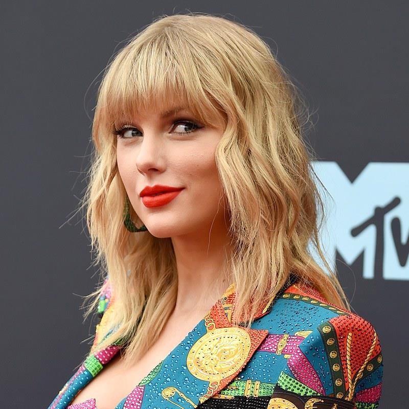 Makeup looks tai VMAs 2019 anh 2