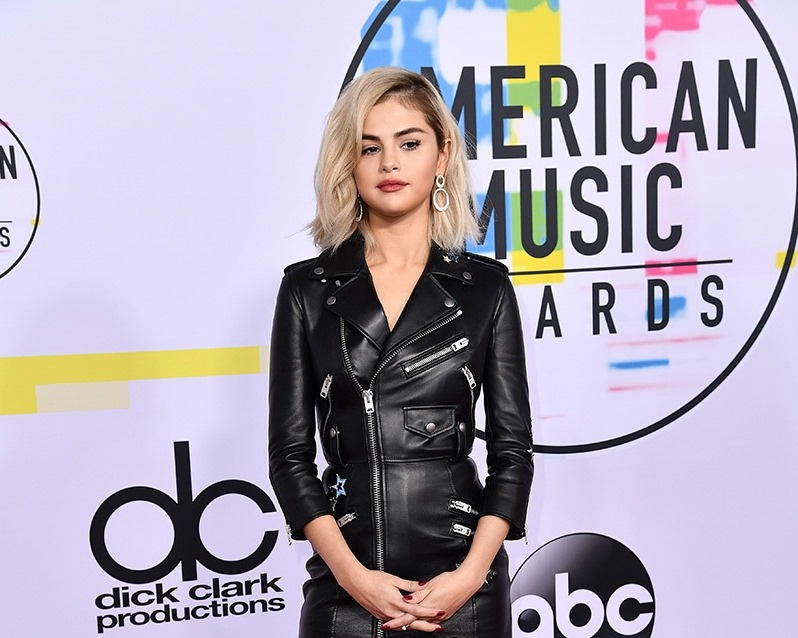 cac trang phuc dep nhat cua selena gomez anh 1