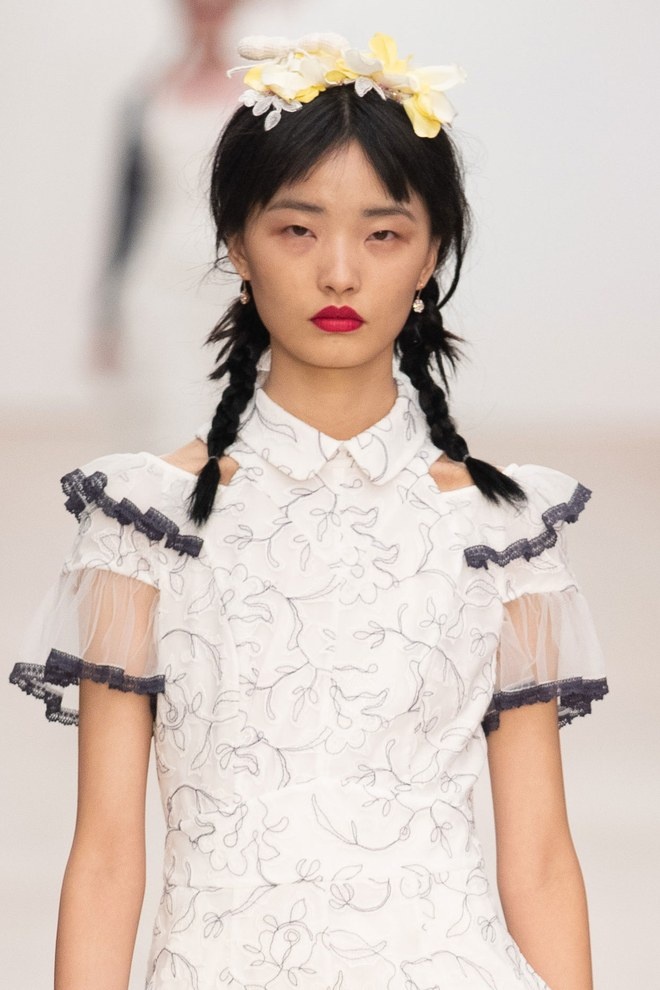 5 kiểu làm đẹp nổi bật tại London Fashion Week ảnh 2 5 kieu lam dep noi bat tai London Fashion Week anh 2