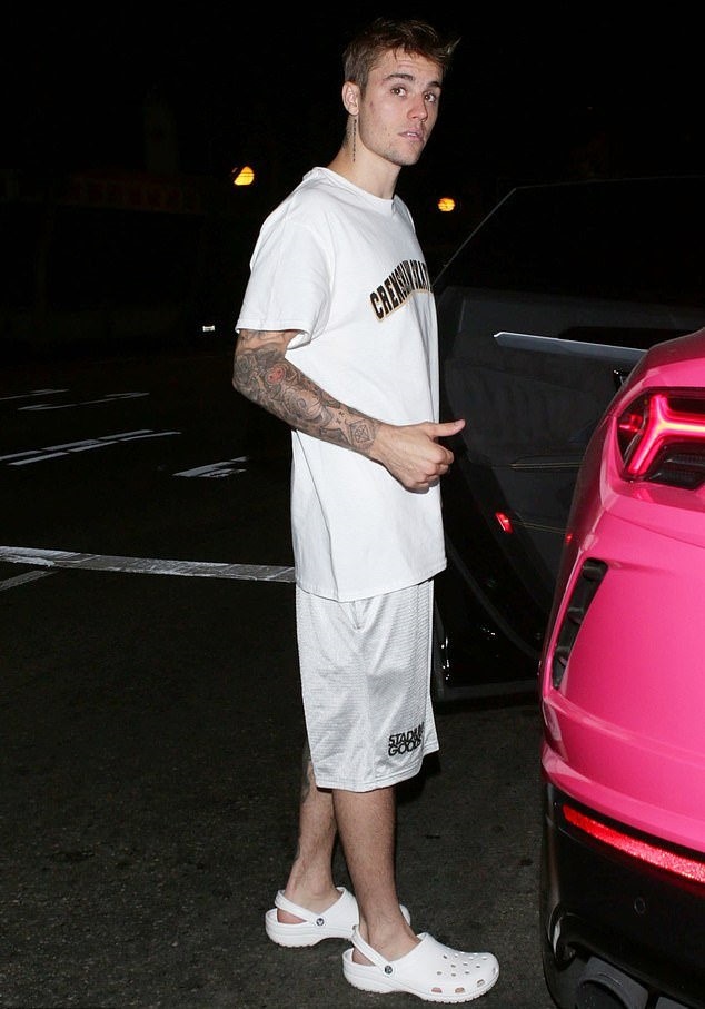 nhung ngoi sao cham dien crocs anh 3